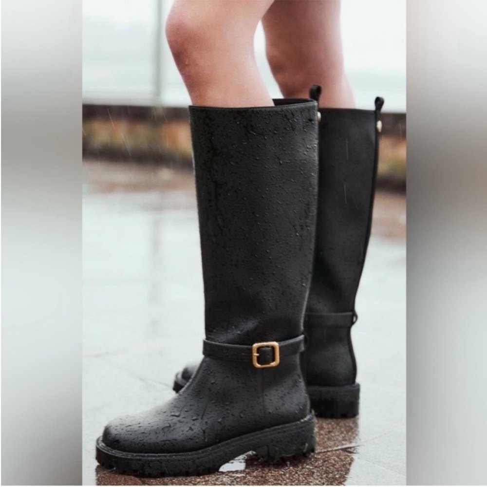 NEW ZARA Heeled knee high wide leg boots Size
USA 6 
EUR 36